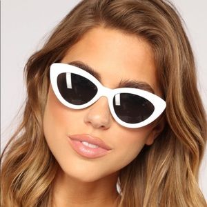 NWOT White cat eye sunglasses
